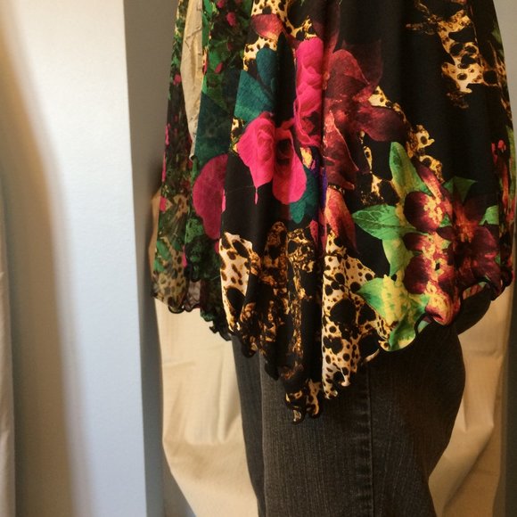 Zion long sleeve floral open front top Size M - Picture 13 of 15